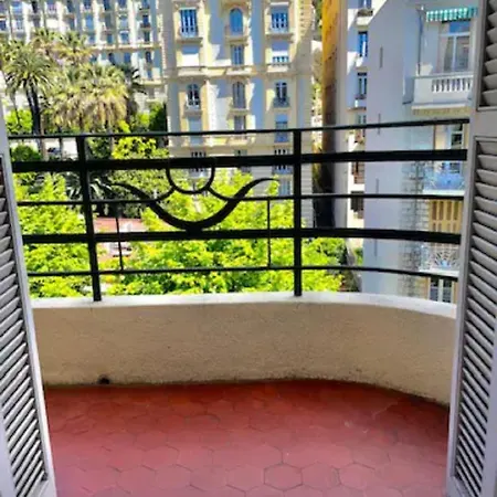 Central Flat With Beautiful View And Balcony * ניס