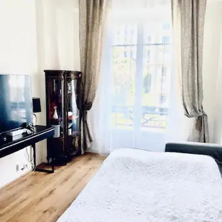 Central Flat With Beautiful View And Balcony * 尼斯